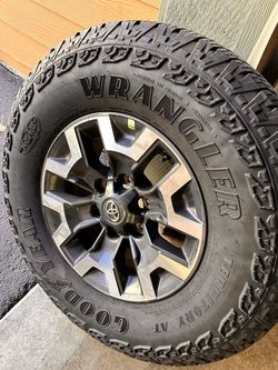 Toyota Tacoma tire and wheels