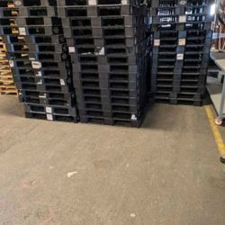 4 Way Plastic Pallets 48"×40"
