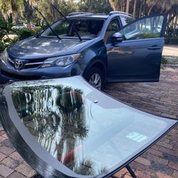 Replace the windshield Toyota RAV4