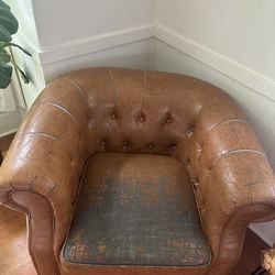 Free Oversized Armchair 