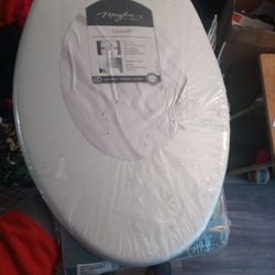 Mayfair Caswell Toilet Seat