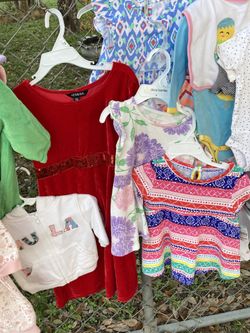 Girl Dresses / Clothing 