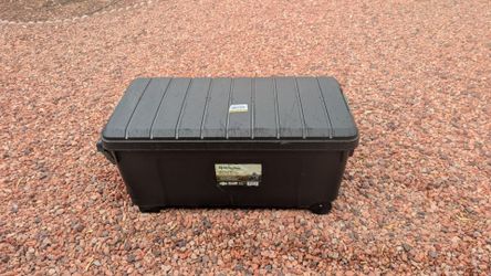 Remington 42 gal Plastic Rolling Storage Bin with Latching Lid