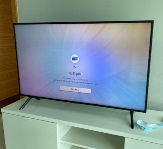 43" SAMSUNG LED SMART 4K ULTRA HDTV,     FREE DELIVERY 