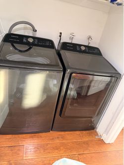 Large Samsung Smart Washer/Dryer