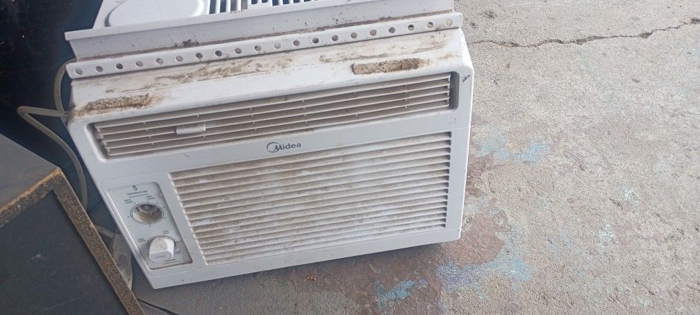 Working Air Conditioner