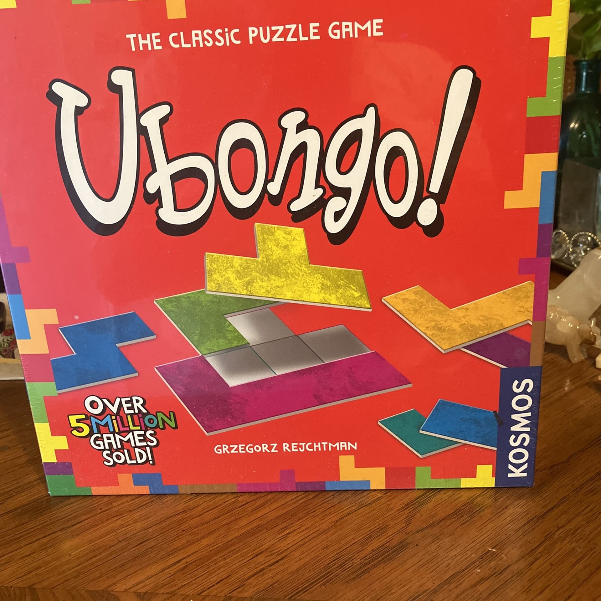 NEW Ubongo Geometric Puzzle Game