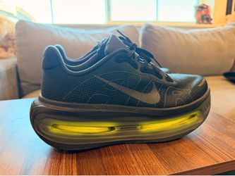 Nike Vomero Premium OG Volt size 9