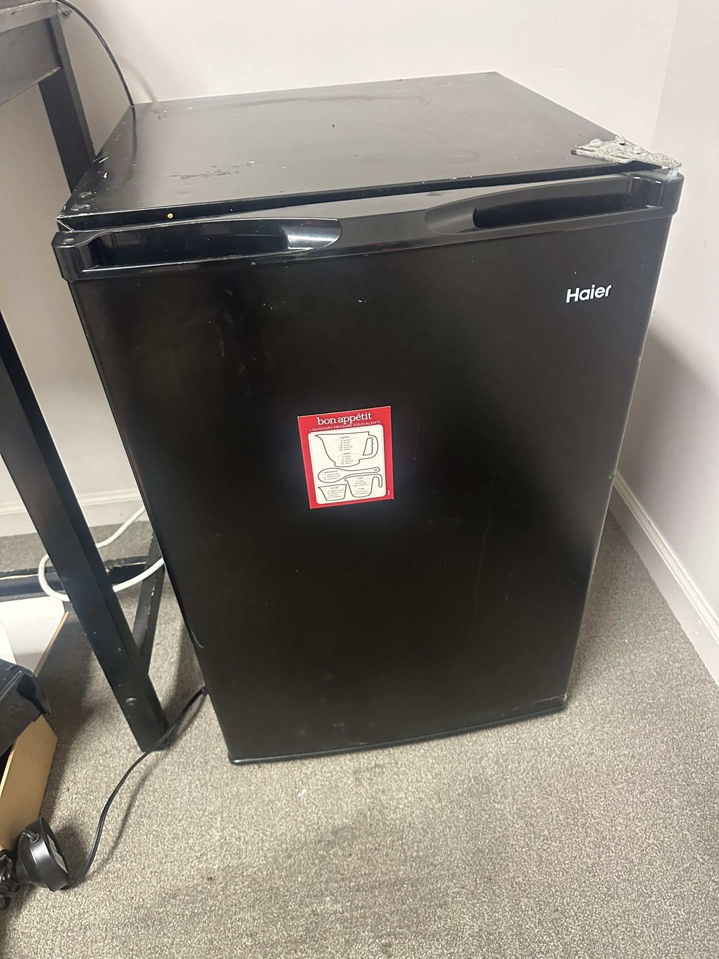 TRU RED 16-Sheet Micro-Cut Commercial Shredder (TR-BMC163A)
