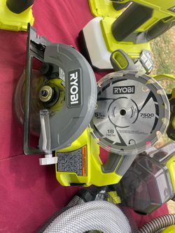 RYOBI ONE+ 18V Cordless 5 1/2 in. Circular Saw (Tool Only)