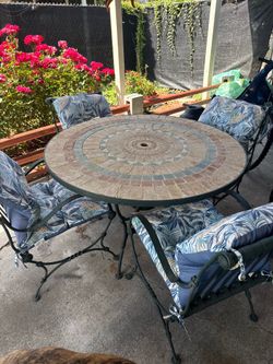 Outdoor Table & Chairs