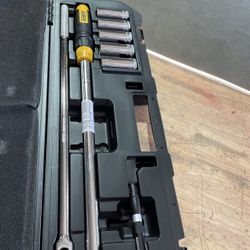 Dewalt Drive Torque Wrench Tire Change Kit 