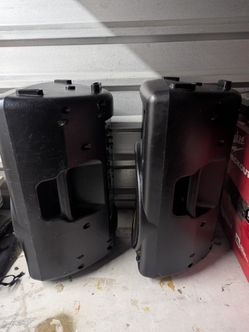 Behringer 12-in powered speakers