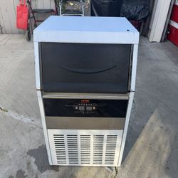 VEVOR commercial freestanding ice maker Model SSX130