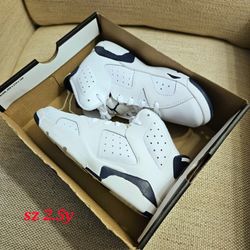 Jordan 6 Midnight Navy Sz 2.5y