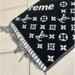 Louis Vuitton x Supreme Wool scarf