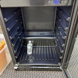 Magic Chef Mini Fridge Clean And Ready For Pickup 