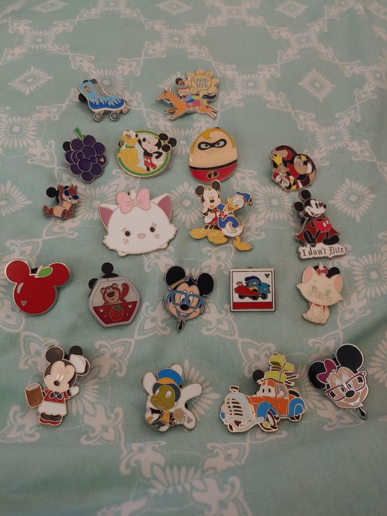 Disney Pins To Sell or Trade