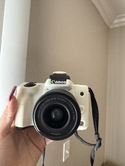 Canon EOS M50
