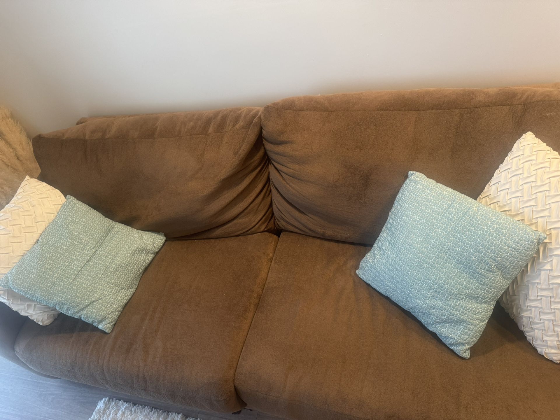 Couch 4 Sale *MUST GO NOW**