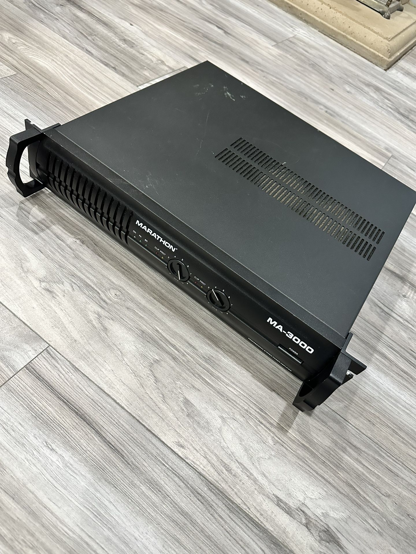 Marathon MA-3000 Amplifier
