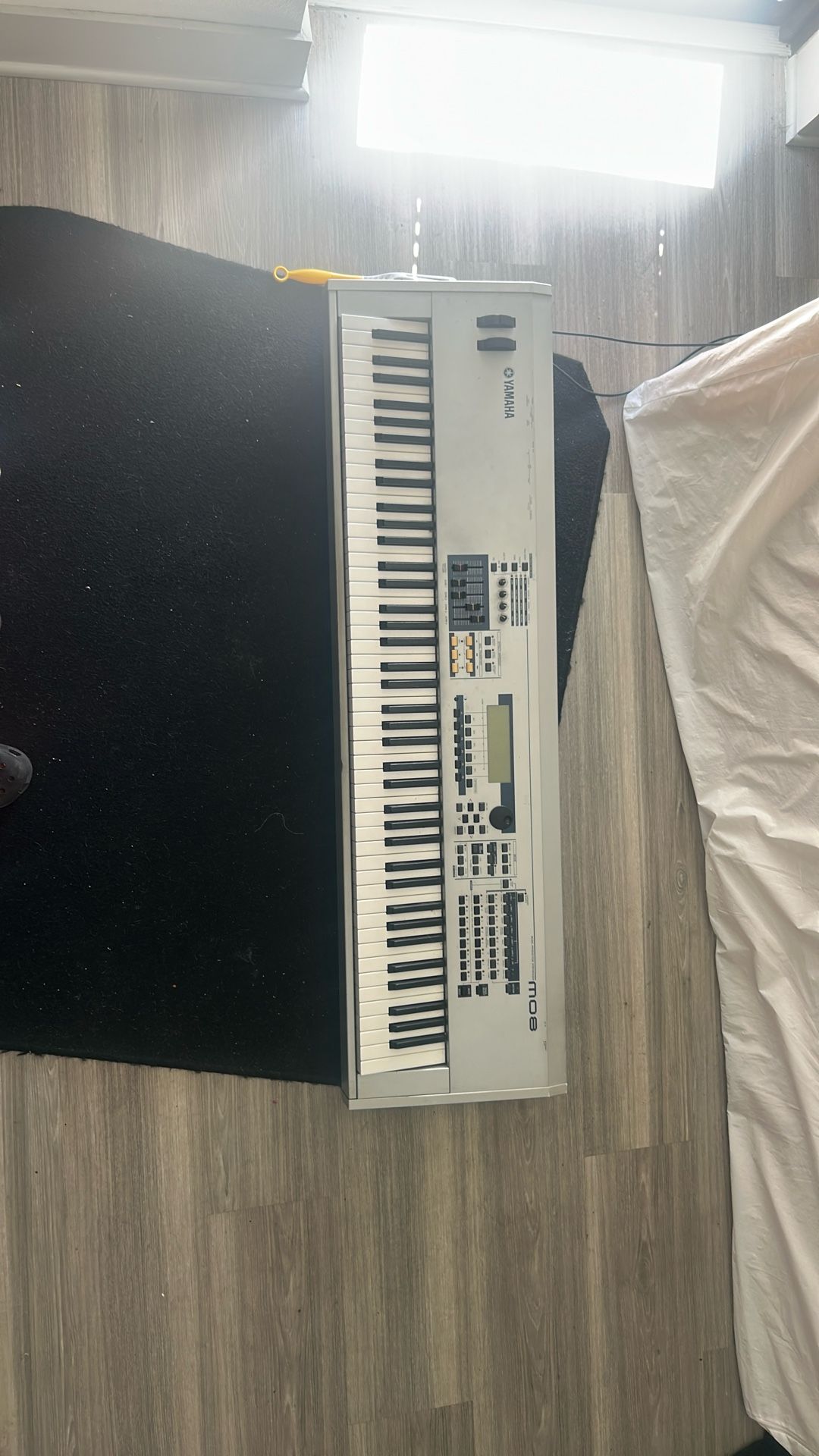 Yamaha MO8 88 Key Keyboard