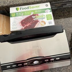 Excellent Food Saver Vacuum Sealer with Food Storage Bags