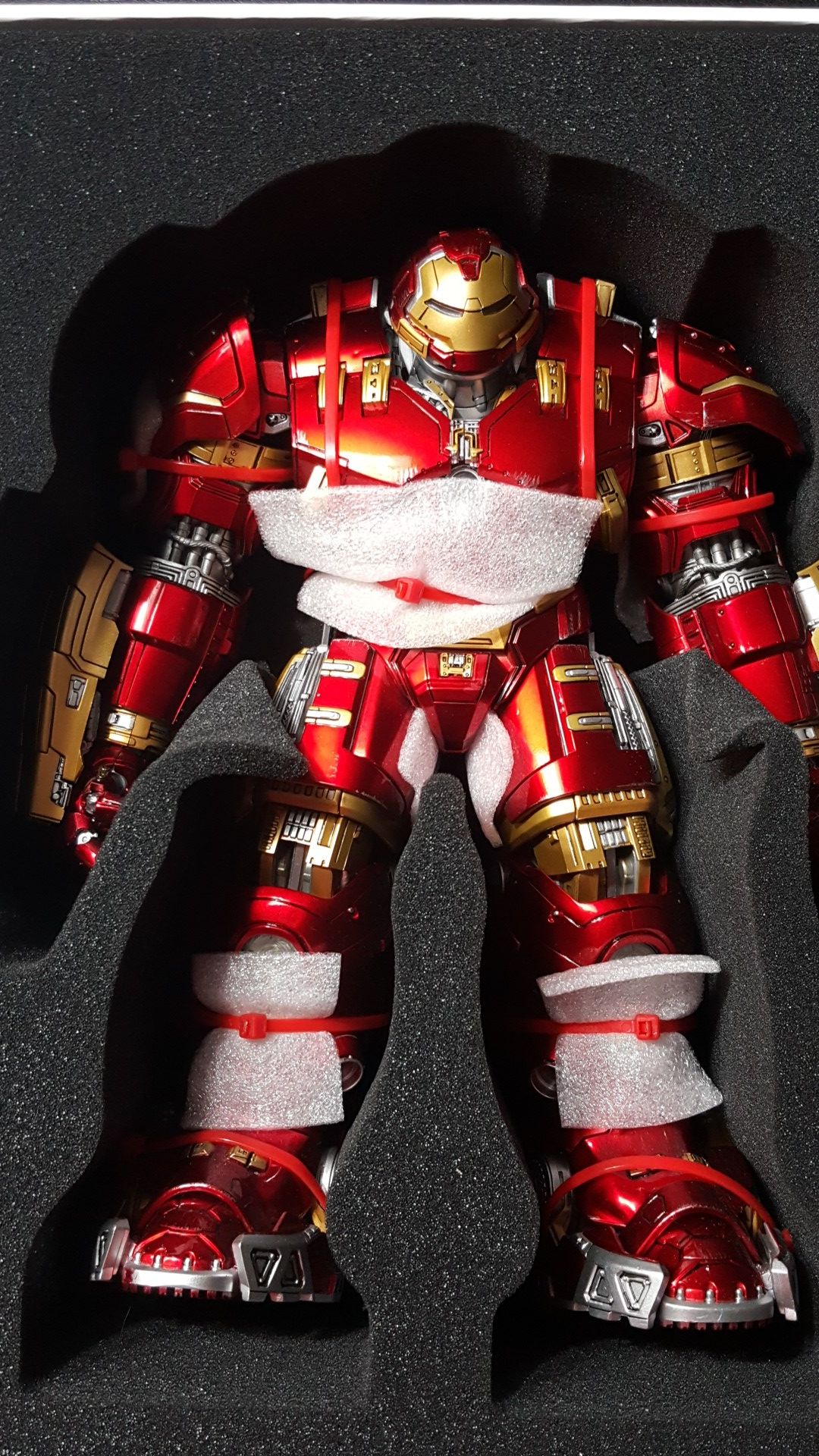 Comicave studios hulkbuster mk44