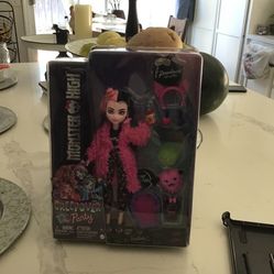 MONSTER HIGH CreepOver Party Doll       Brand New 