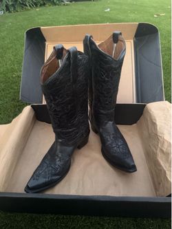 Black lace boots size 10 women