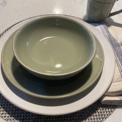 Pottery Barn Cambria Dinnerware 6 Place Settings