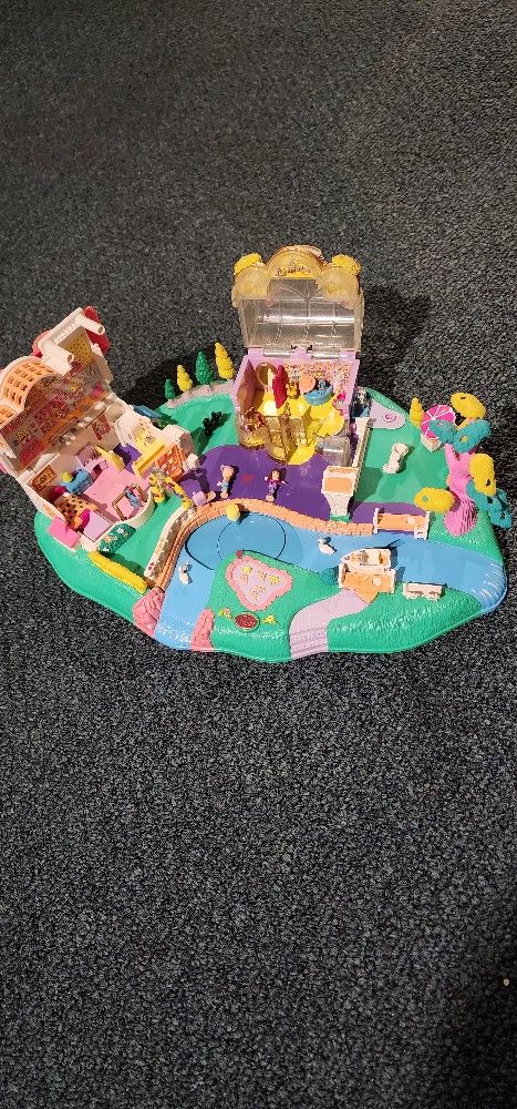 Polly Pocket Boutique Set