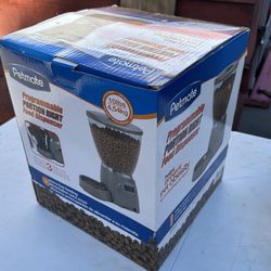 Pet programmable food dispenser