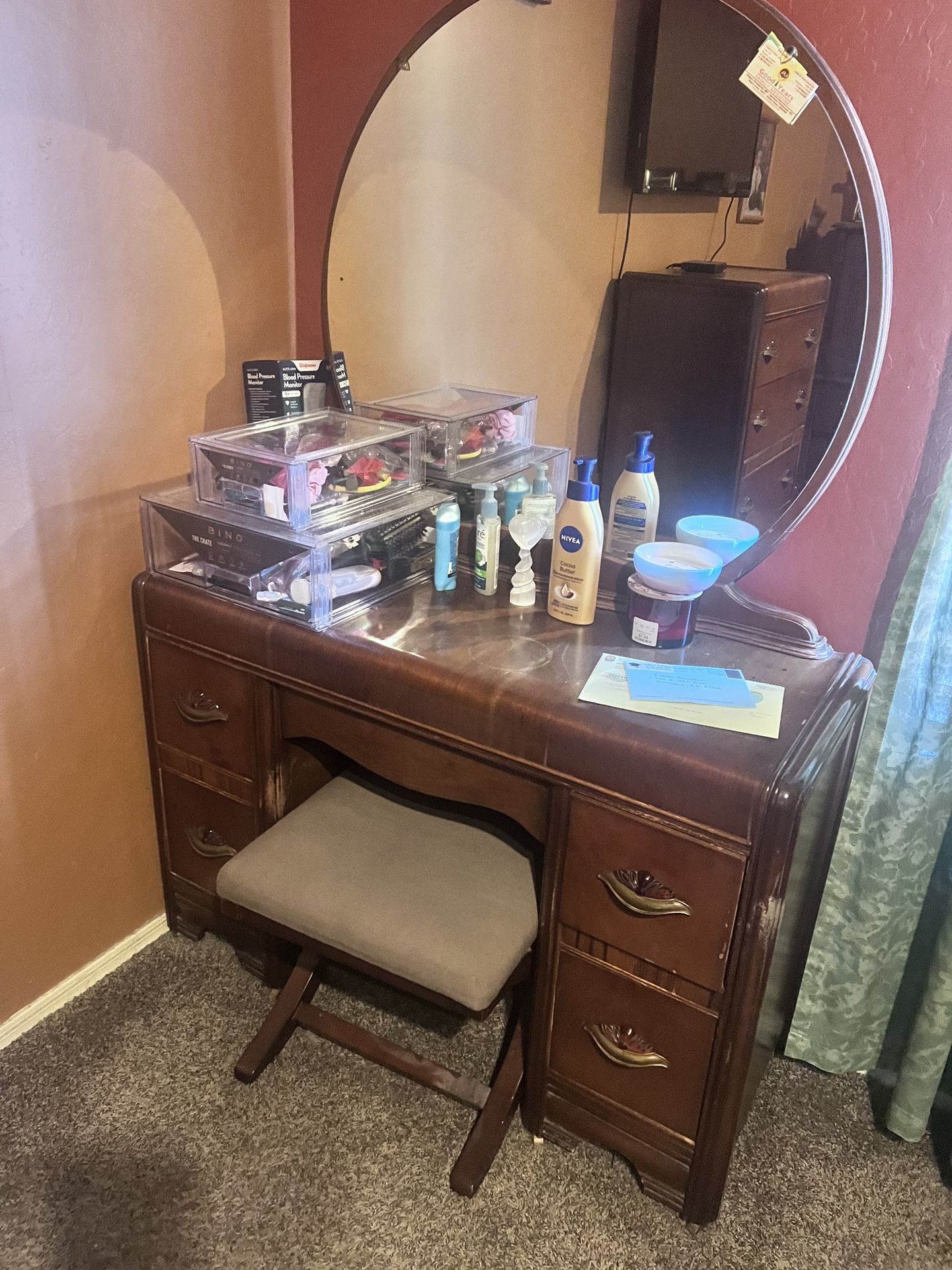 Mid century early 1900s bedroom furniture