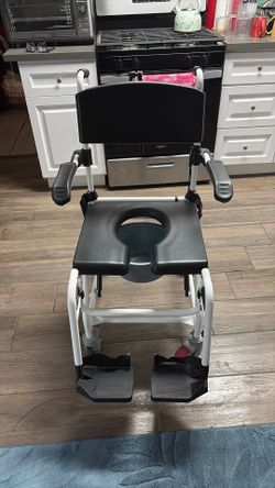 Mobile chair toilet seat