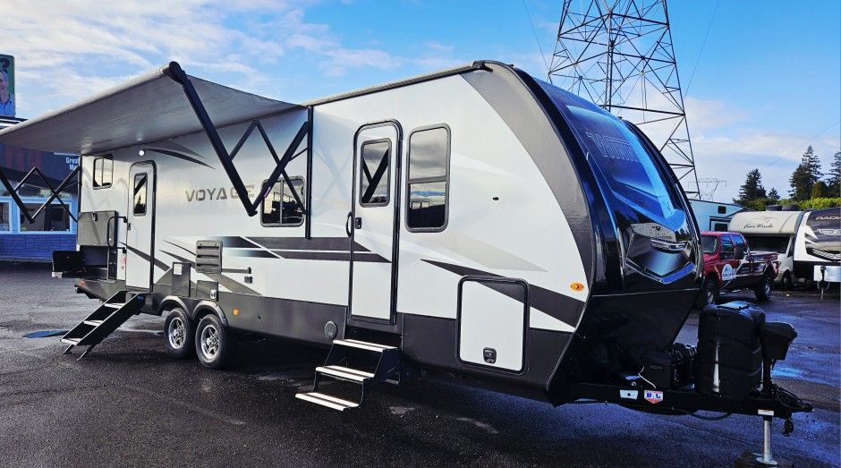 2021 Winnebago Voyage 3033BH