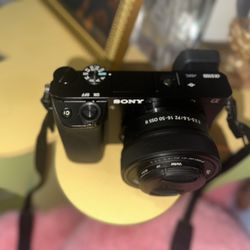 Sony - Alpha 6100 APS-C Mirrorless Camera 4K Video Camera with E PZ 16-50mm Lens - Black