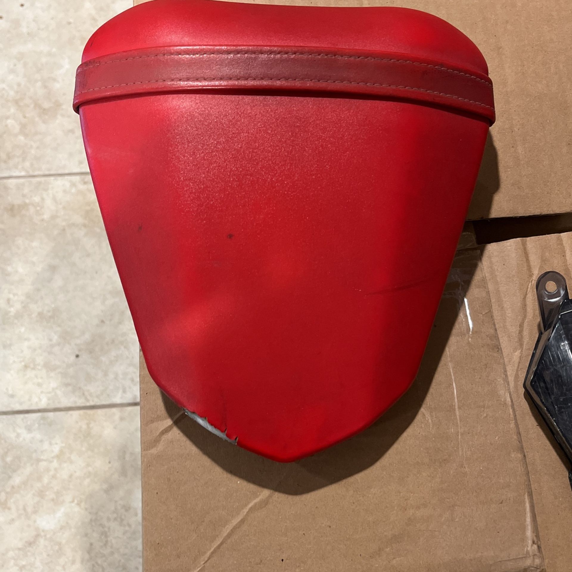 Yamaha R6 Red Seats 