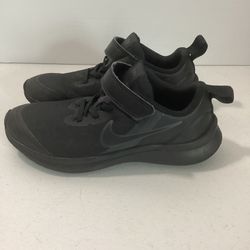 Boys Nike Velcro Sneakers Size 1Y