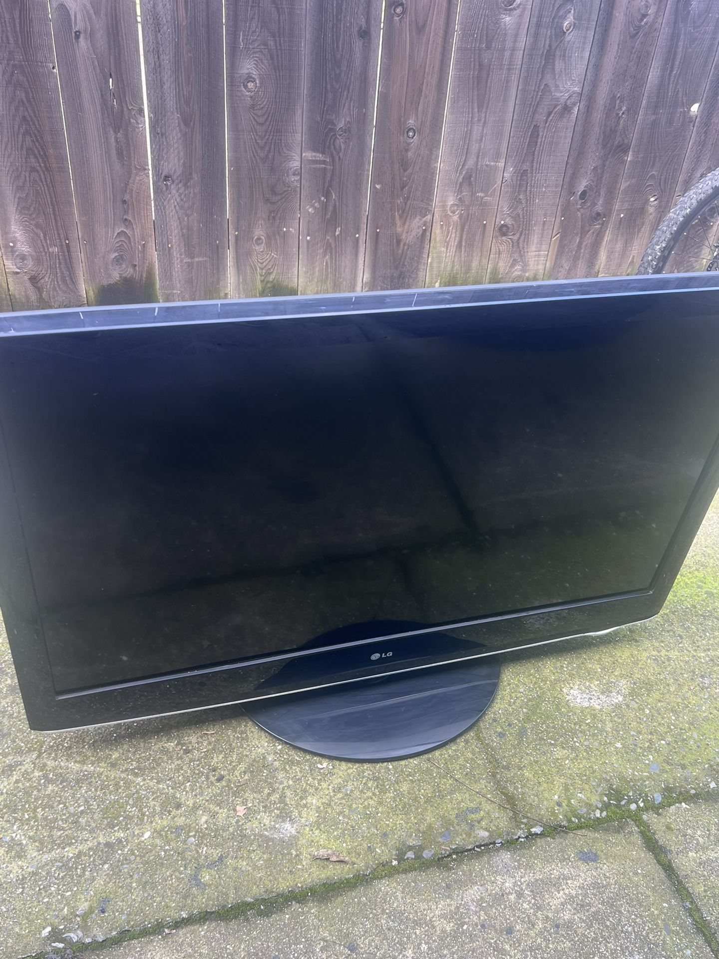 LG 47” TV