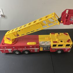 Tonka Titans Fire Engine in colors Red/White, Yellow