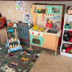 Play Kitchen Set