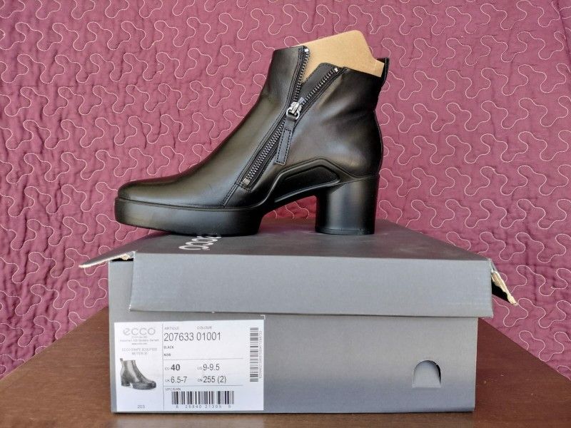 Ecco Shape Sculpted Motion 35 Boots for Sale in Perris, CA - OfferUp