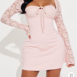 Pink long sleeve lace dress:Fashion Nova