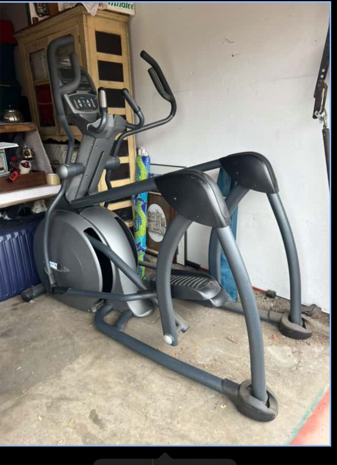 ELLIPTICAL EXERCISE MACHINE