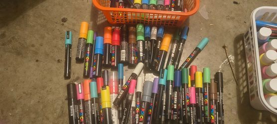 UNI POSCA MARKERS