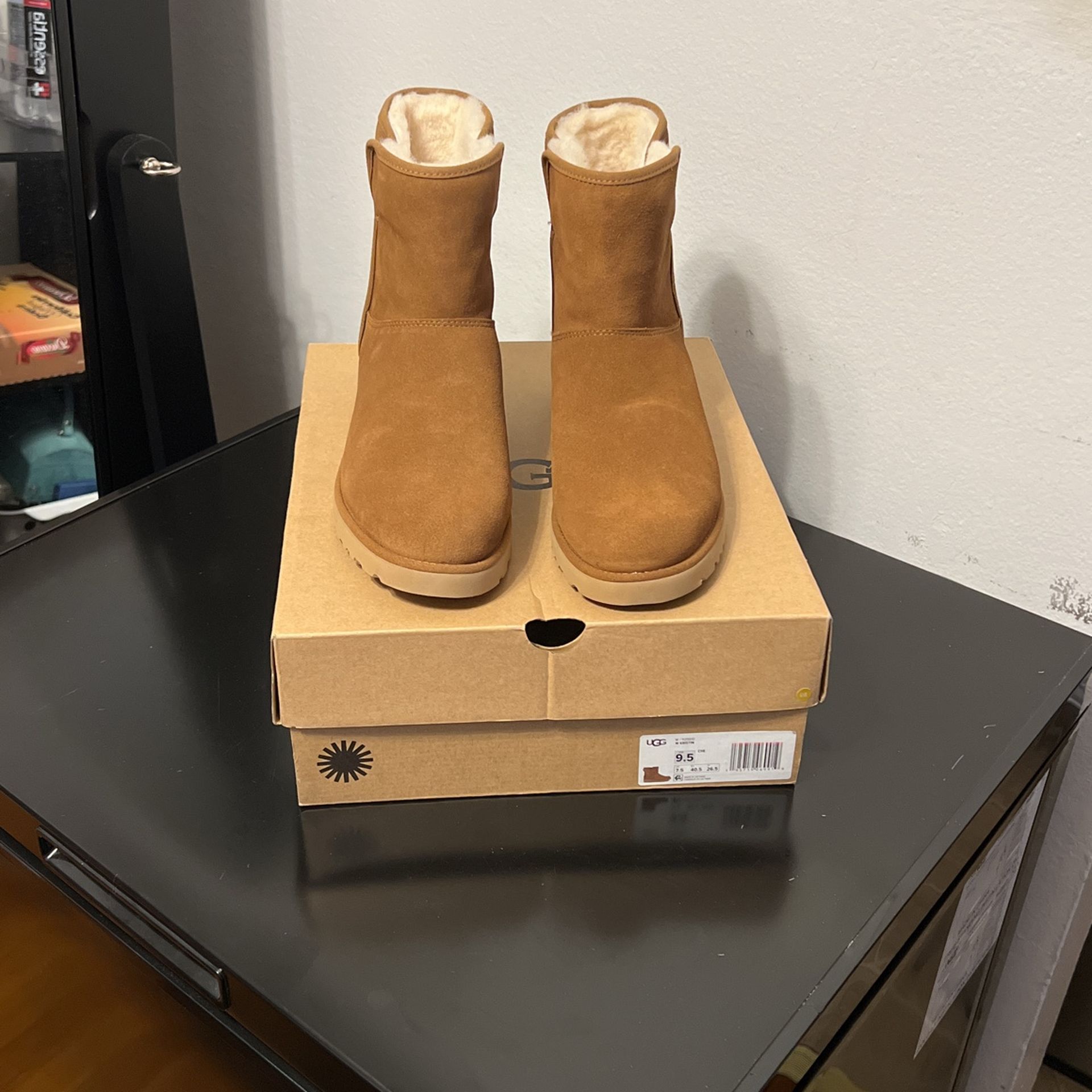 New Ugg Boot Size 9.5