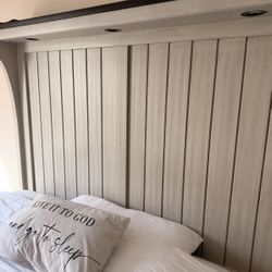 Like New Queen Bed Frame W Headboard, Foot Board