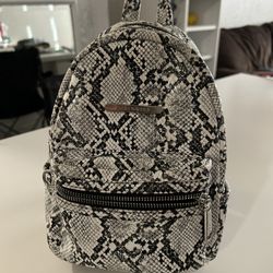 Steve Madden Book bag 