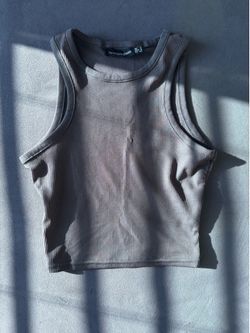 PrettyLittleThing Ribbed Racerback Crop Tank – UK 4 / US 0 / EU 32